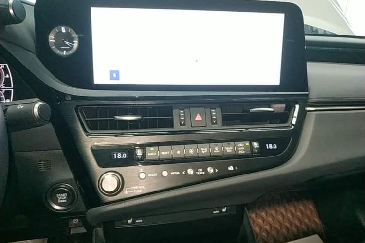 Used Lexus ES 2022 200 Excellence Edition Audio And AC Panel