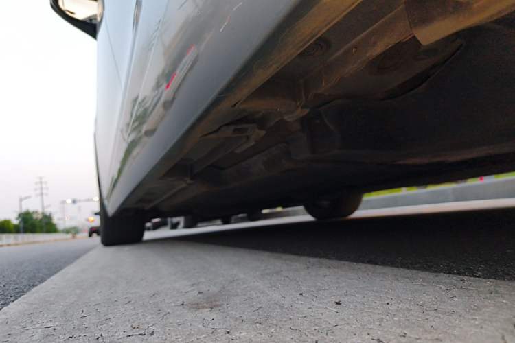 Used Lexus ES 2022 300h Deluxe Edition Chassis Rear Left