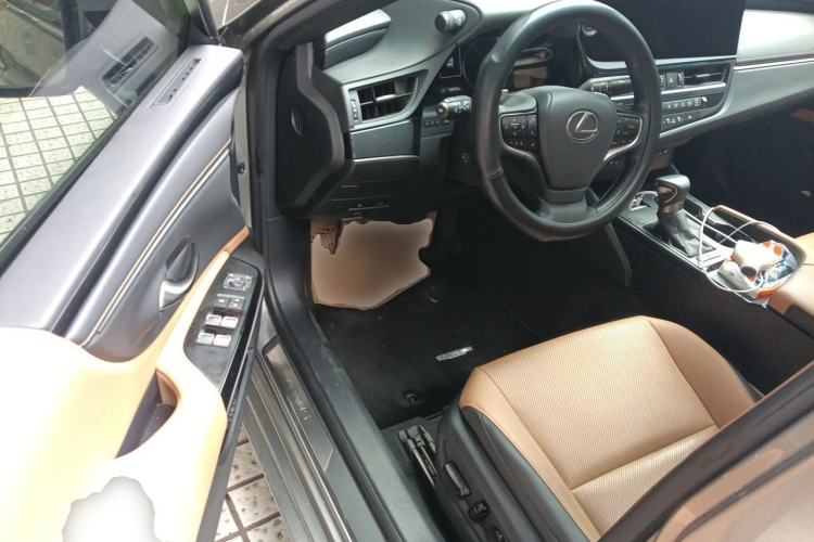 Used Lexus ES 2022 200 Excellence Edition Driver Seat