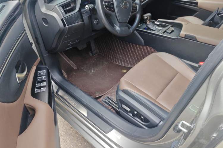 Used Lexus ES 2022 200 Excellence Edition Driver Seat