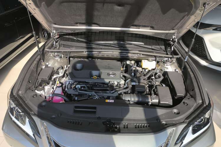 Used Lexus ES 2022 300h Excellence Edition Engine Bay