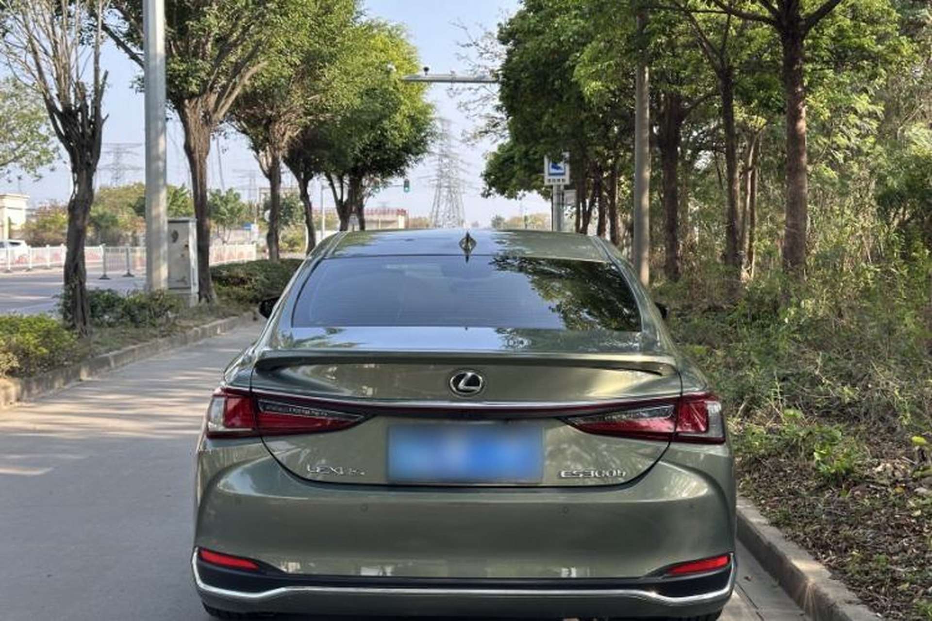 Used Lexus ES 2022 300h Excellence Edition Exterior 3