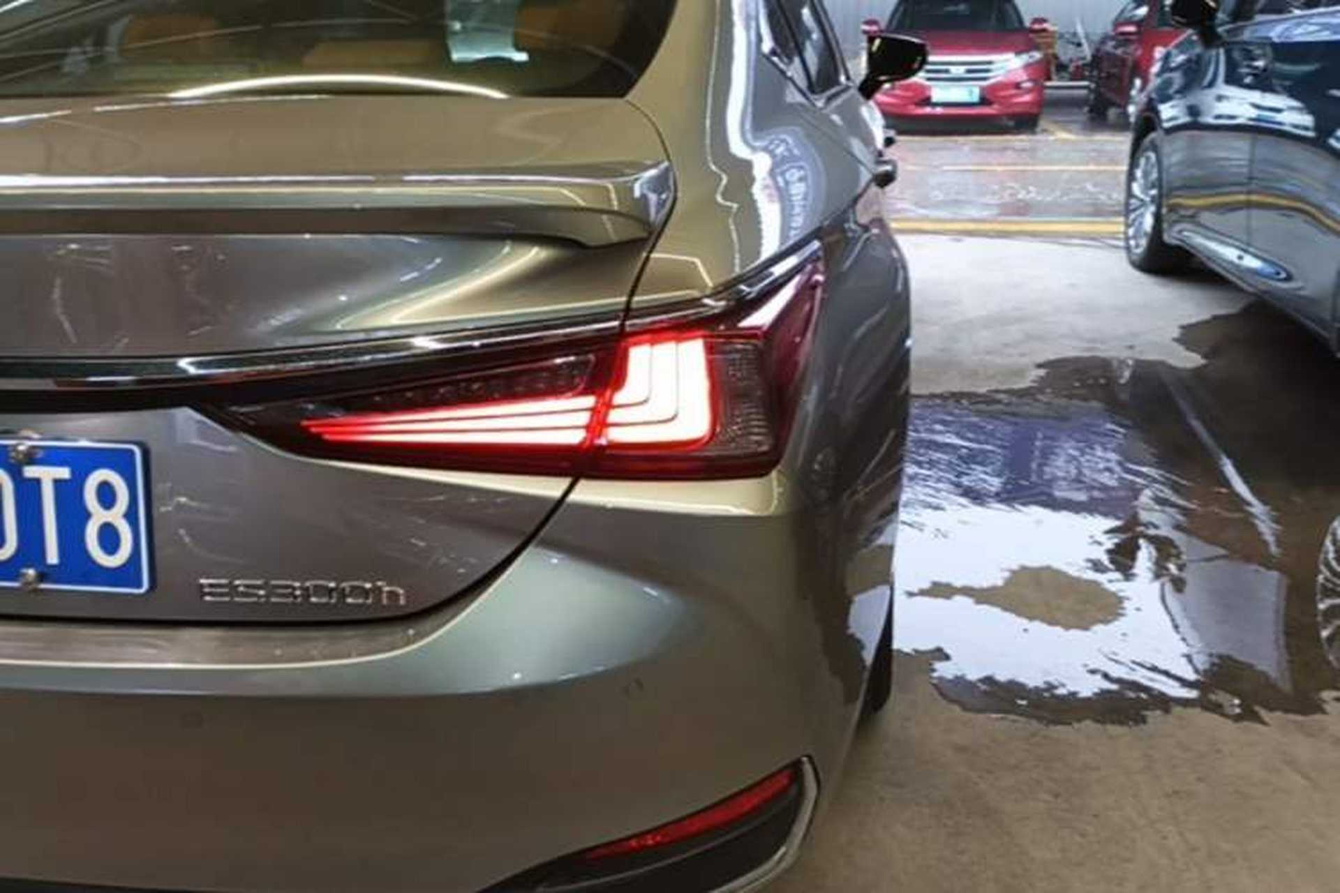 Used Lexus ES 2022 300h Excellence Edition Exterior 3