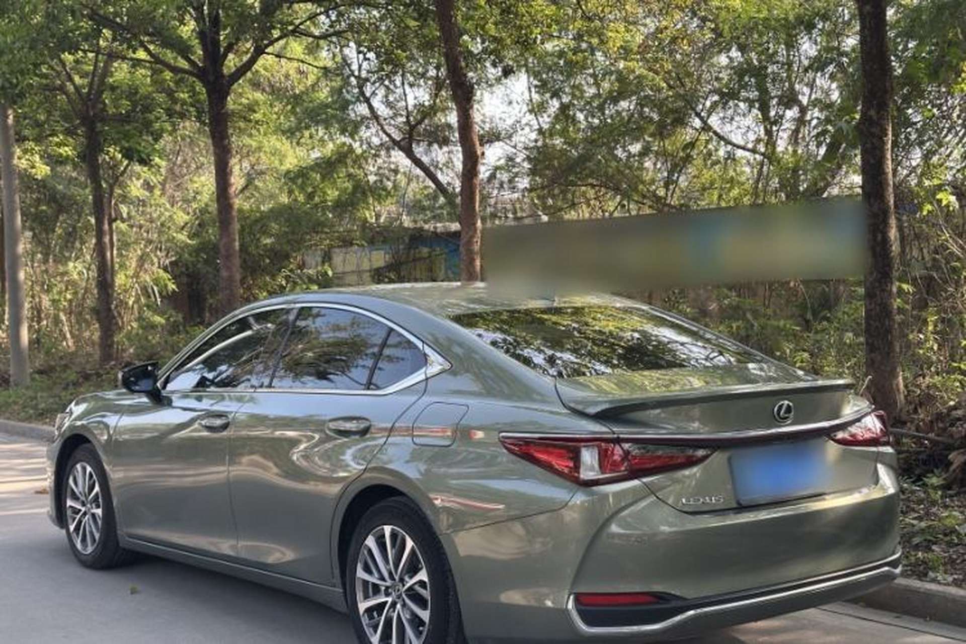 Used Lexus ES 2022 300h Excellence Edition Exterior 4