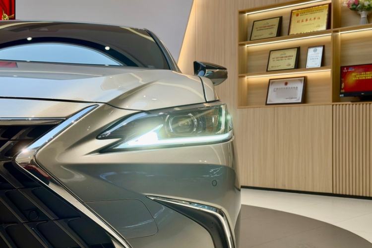 Used Lexus ES 2022 200 Excellence Edition Exterior 5