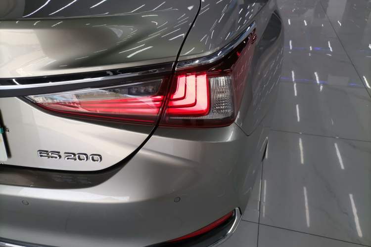 Used Lexus ES 2022 200 Excellence Edition Exterior 6