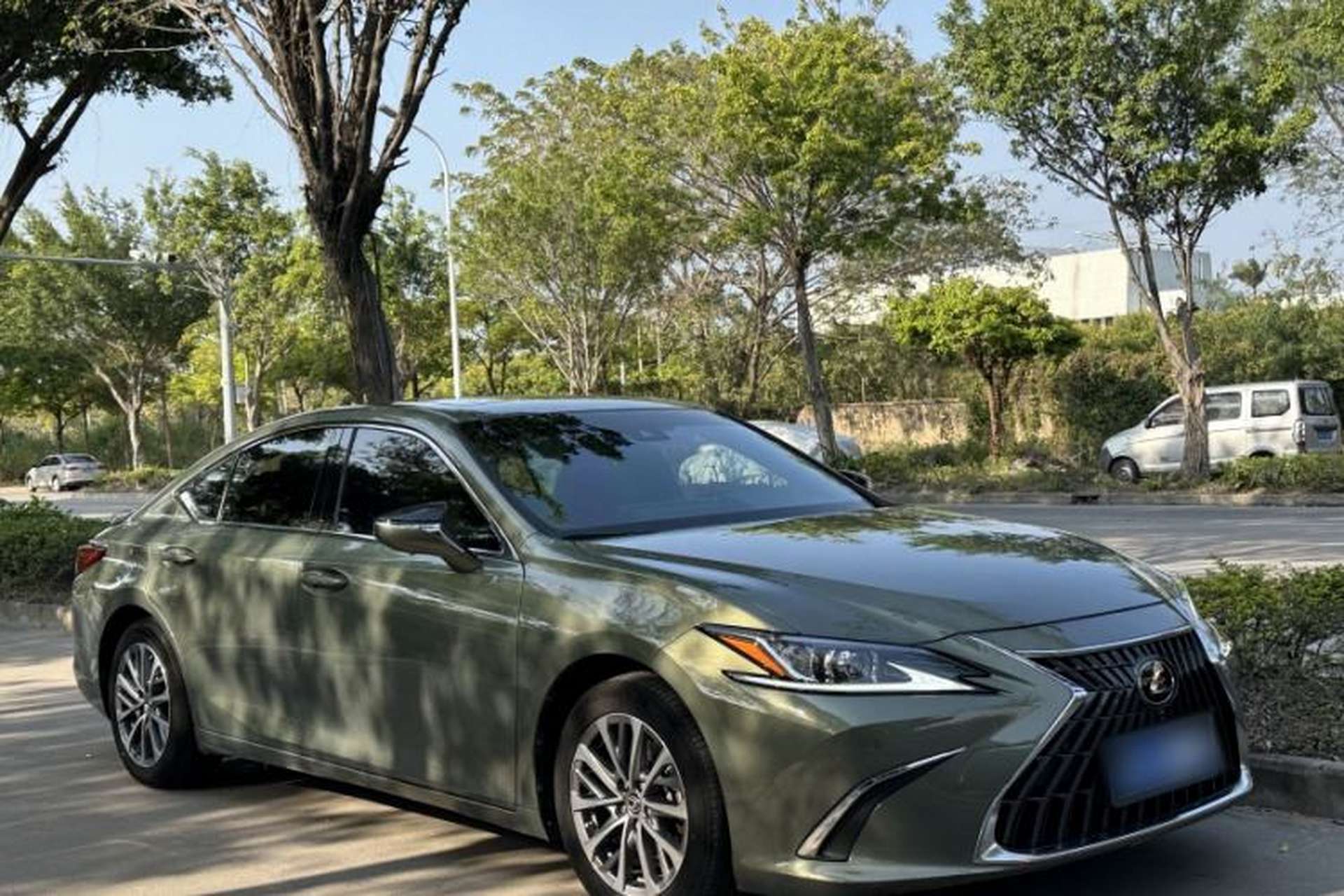 Used Lexus ES 2022 300h Excellence Edition Exterior 7