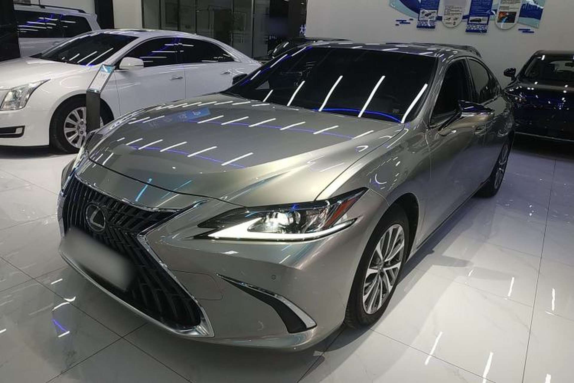 Used Lexus ES 2022 200 Excellence Edition Front Left 45 Deg