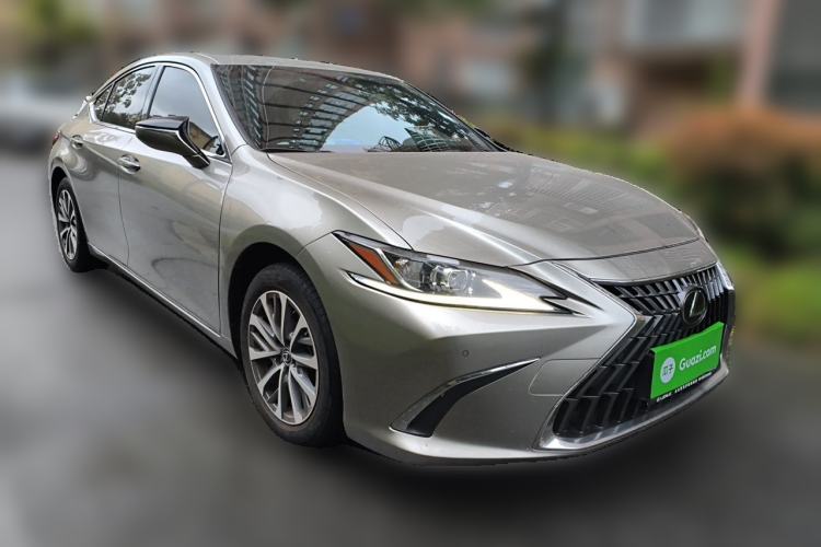 Used Lexus ES 2022 200 Excellence Edition Front Right 45 Deg