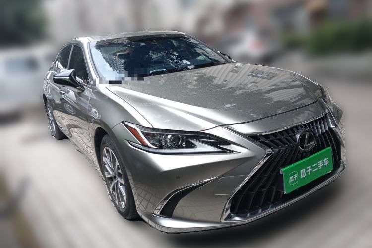 Used Lexus ES 2022 200 Excellence Edition Front Right 45 Deg