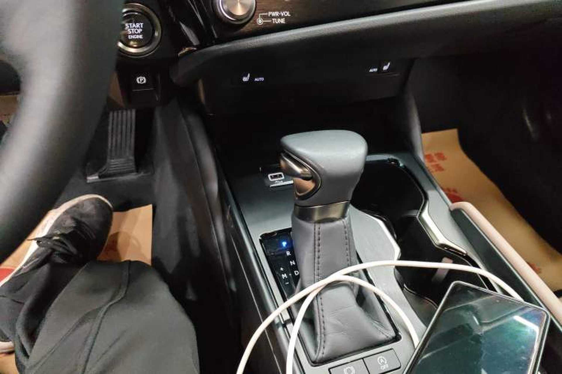 Used Lexus ES 2022 200 Excellence Edition Gear Lever