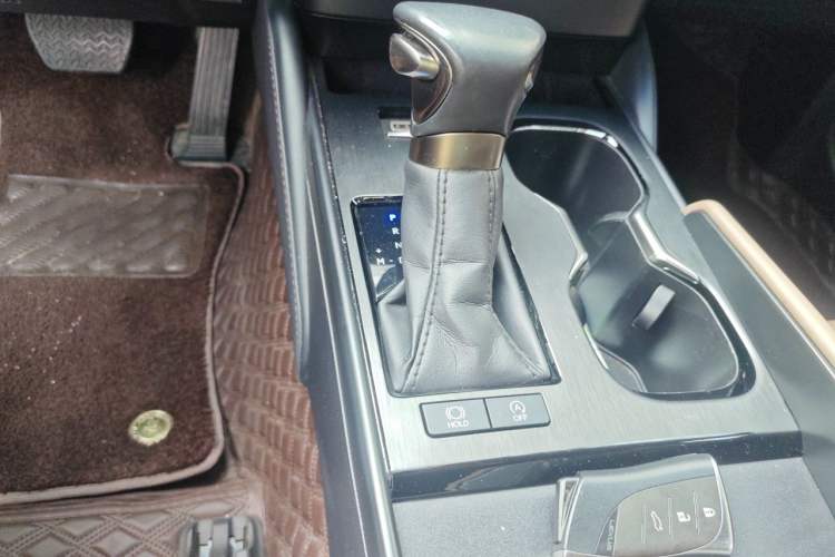 Used Lexus ES 2022 200 Excellence Edition Gear Lever