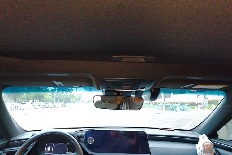 Used Lexus ES 2022 300h Deluxe Edition Headliner