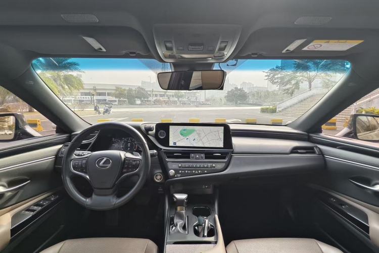 Used Lexus ES 2022 200 Excellence Edition Interior 2