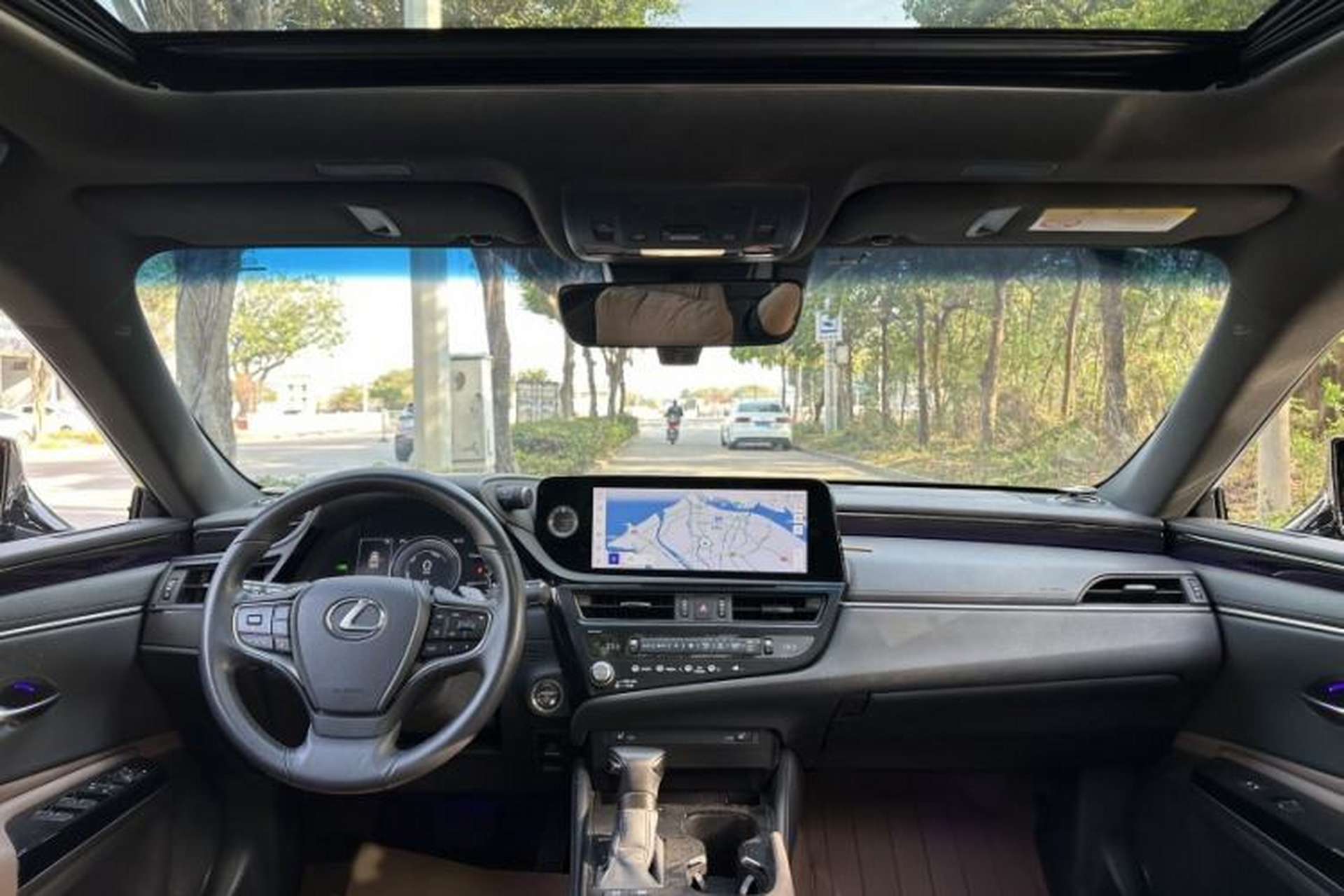 Used Lexus ES 2022 300h Excellence Edition Interior 2