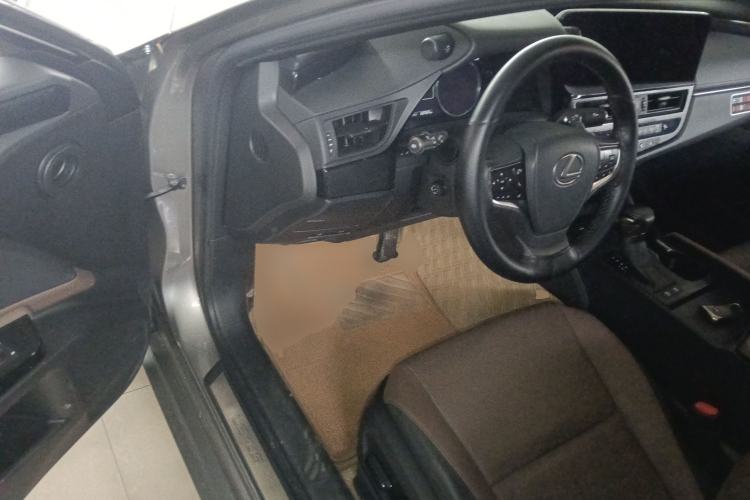 Used Lexus ES 2022 260 Excellence Edition Interior 3