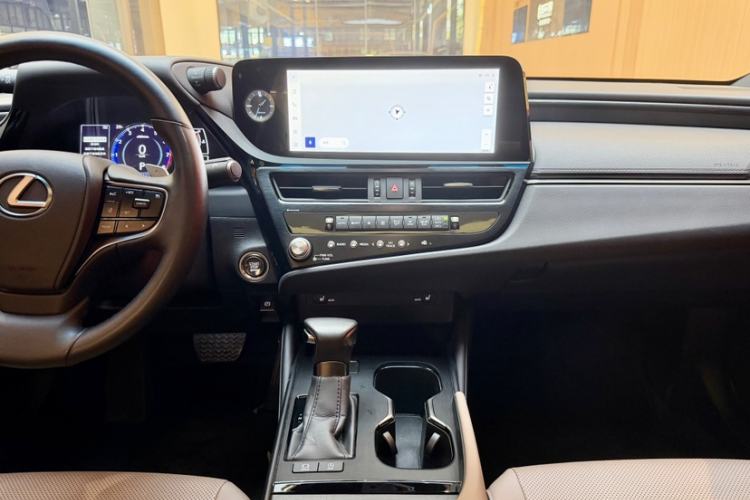 Used Lexus ES 2022 200 Excellence Edition Interior 3
