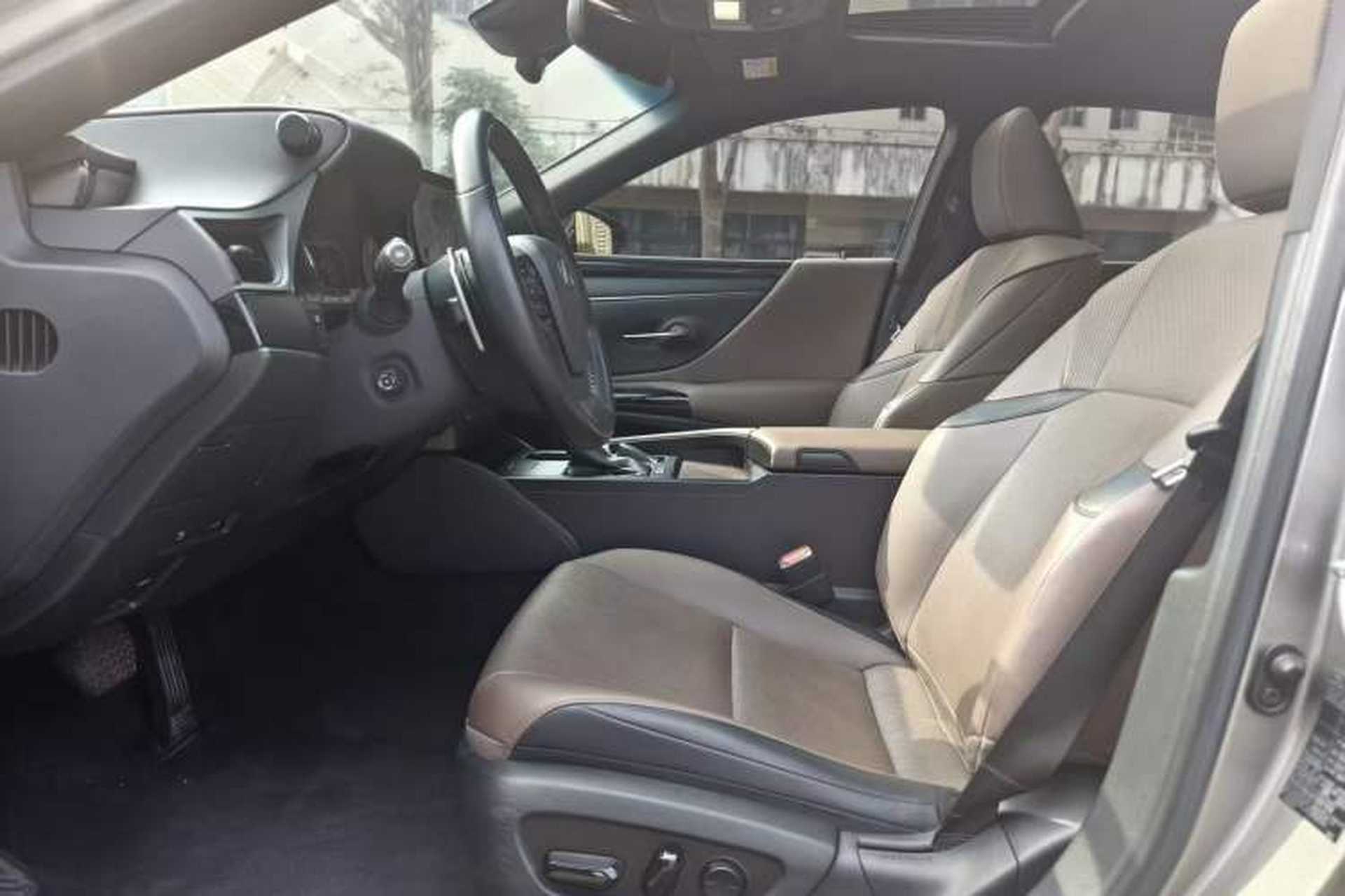 Used Lexus ES 2022 200 Excellence Edition Interior 4