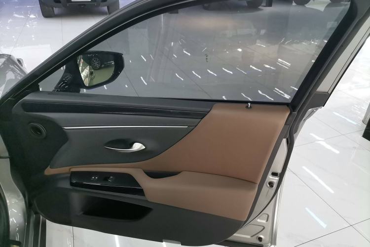 Used Lexus ES 2022 200 Excellence Edition Interior 5