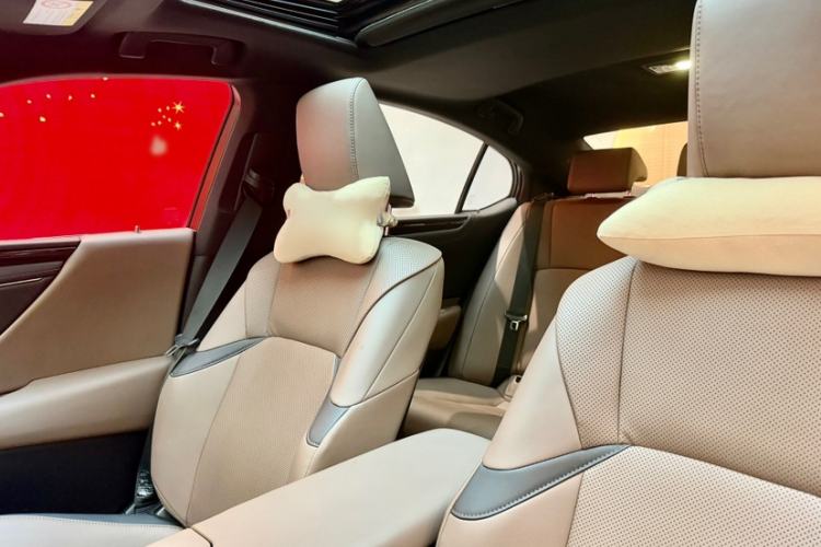 Used Lexus ES 2022 200 Excellence Edition Interior 5
