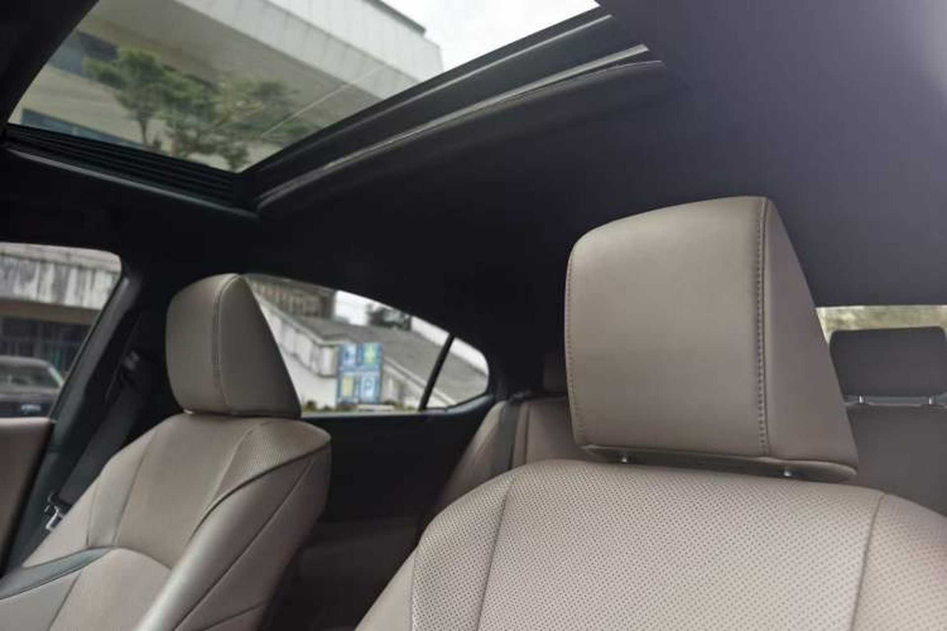 Used Lexus ES 2022 200 Excellence Edition Interior 7