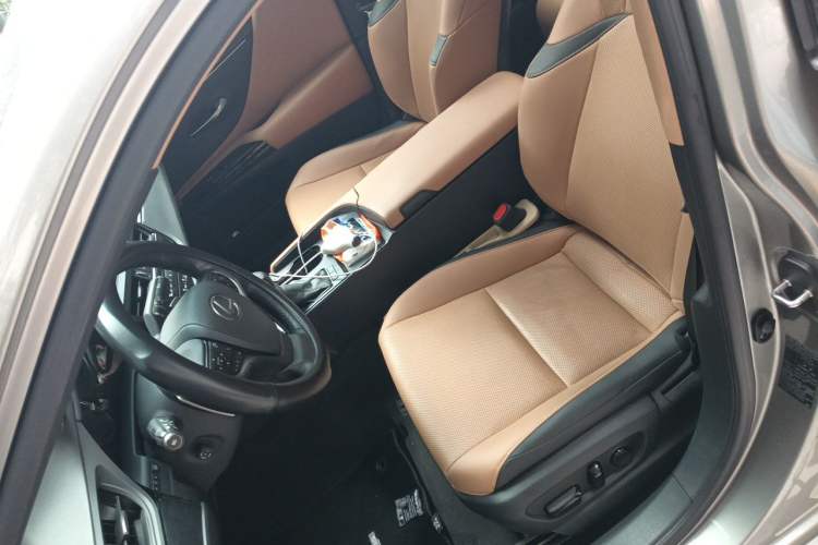 Used Lexus ES 2022 200 Excellence Edition Left Front Seat