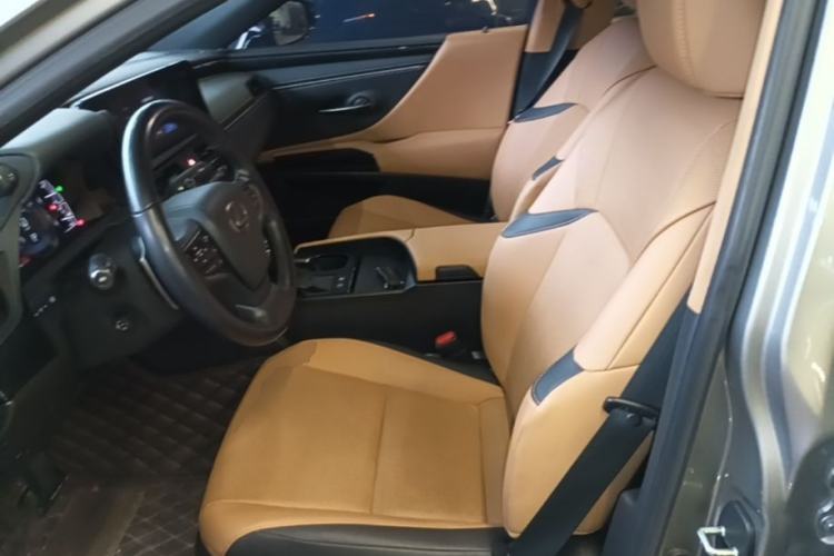 Used Lexus ES 2022 300h Excellence Edition Left Front Seat