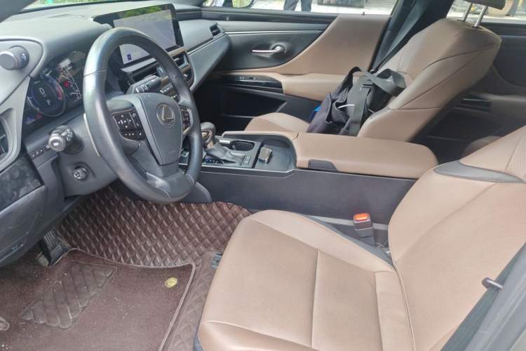 Used Lexus ES 2022 200 Excellence Edition Left Front Seat