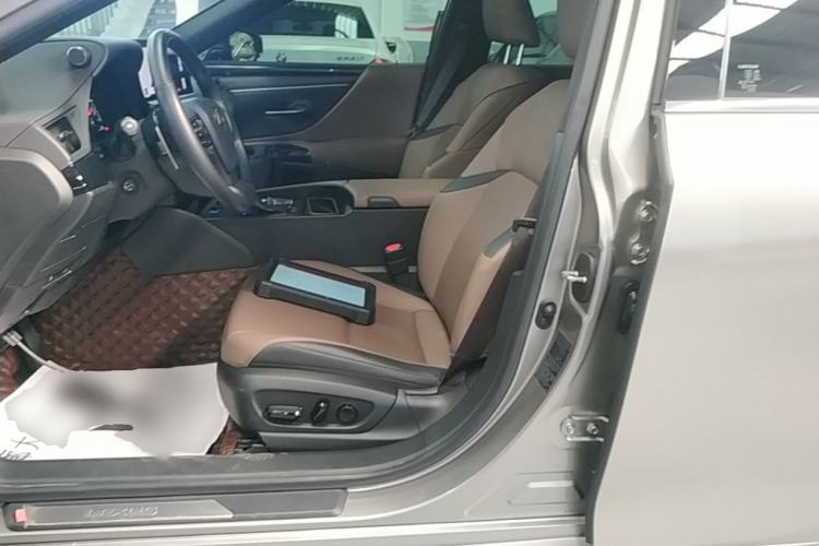 Used Lexus ES 2022 200 Excellence Edition Left Front Seat