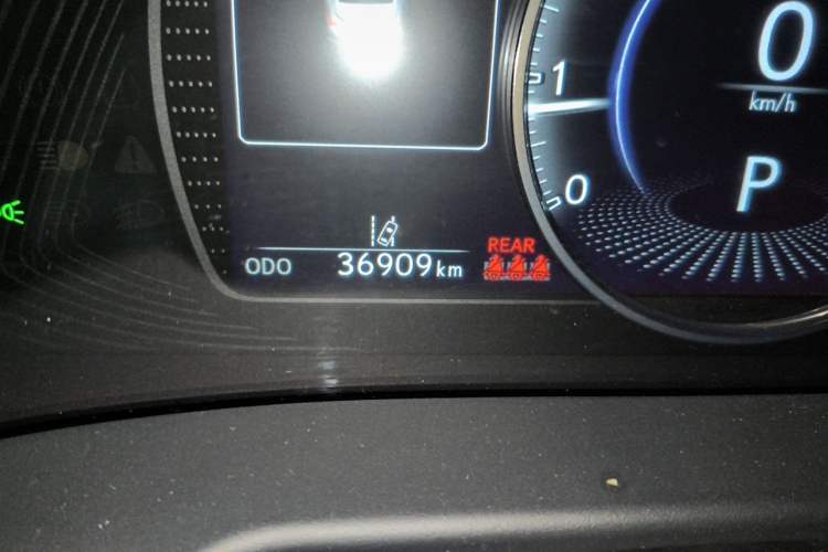 Used Lexus ES 2022 200 Excellence Edition Odometer Close Up
