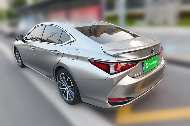 Used Lexus ES 2022 300h Deluxe Edition Rear Left 45 Deg