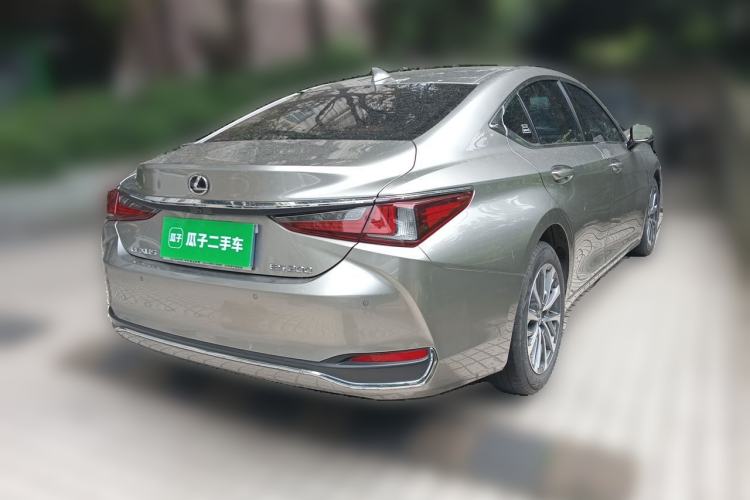 Used Lexus ES 2022 200 Excellence Edition Rear Right 45 Deg