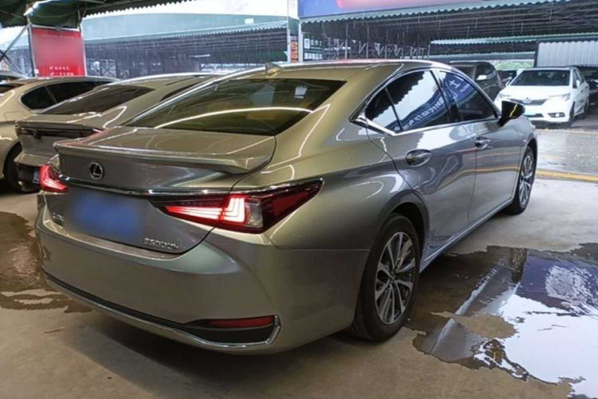 Used Lexus ES 2022 300h Excellence Edition Rear Right 45 Deg