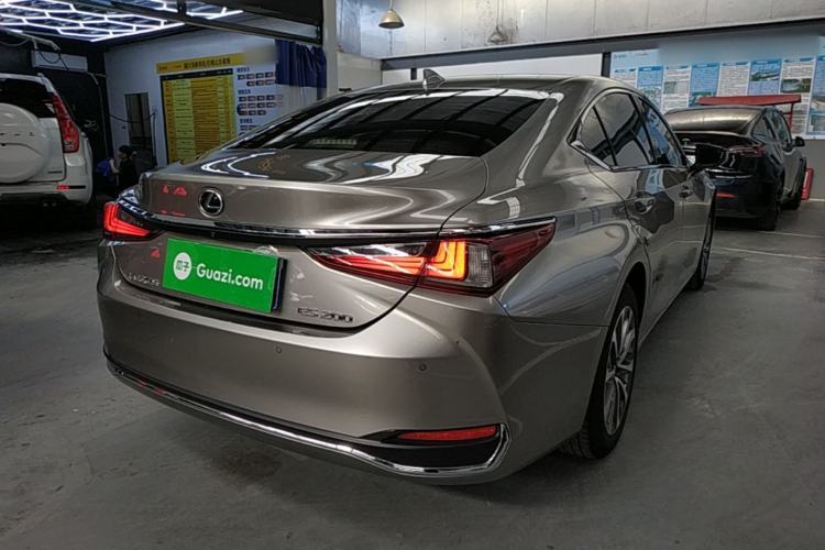 Used Lexus ES 2022 200 Excellence Edition Rear Right 45 Deg