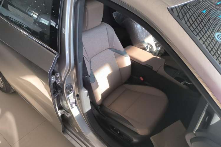 Used Lexus ES 2022 300h Excellence Edition Right Front Seat