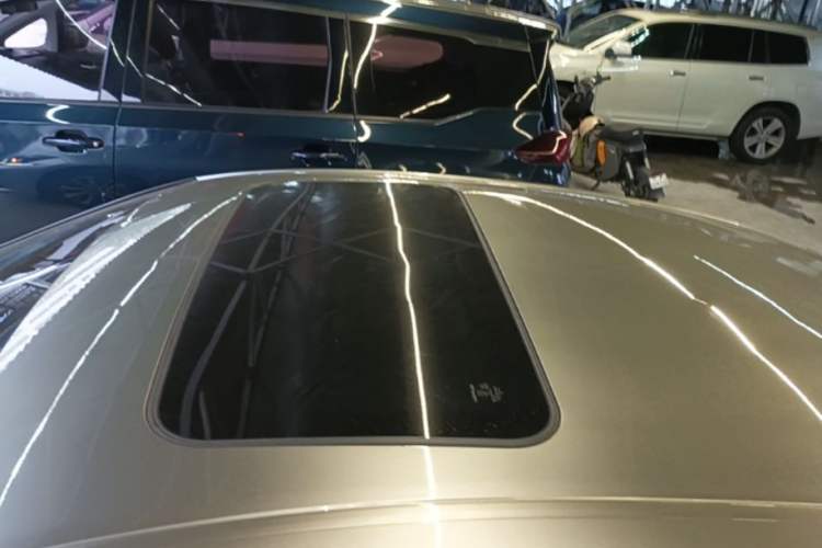 Used Lexus ES 2022 300h Excellence Edition Roof