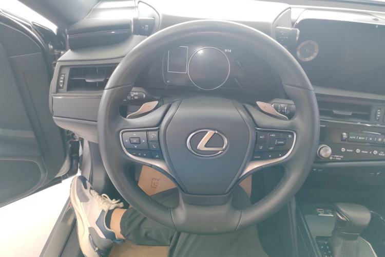Used Lexus ES 2022 200 Excellence Edition Steering Wheel