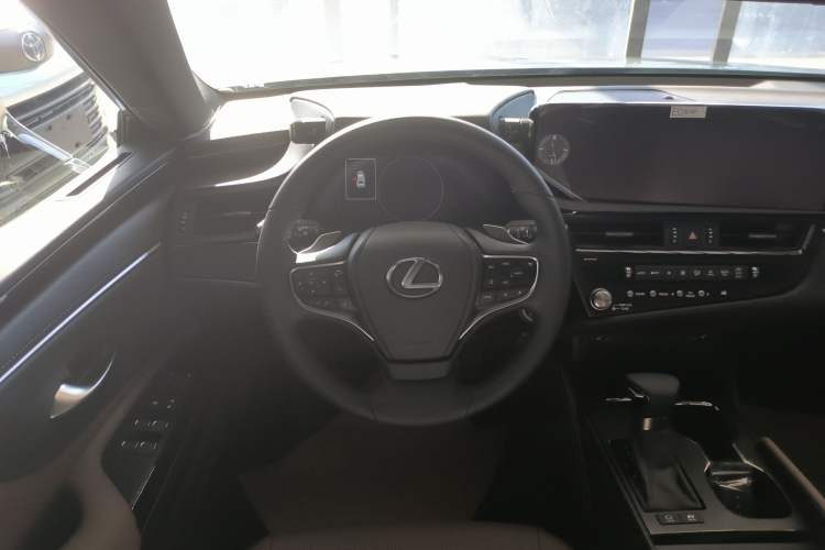 Used Lexus ES 2022 300h Excellence Edition Steering Wheel
