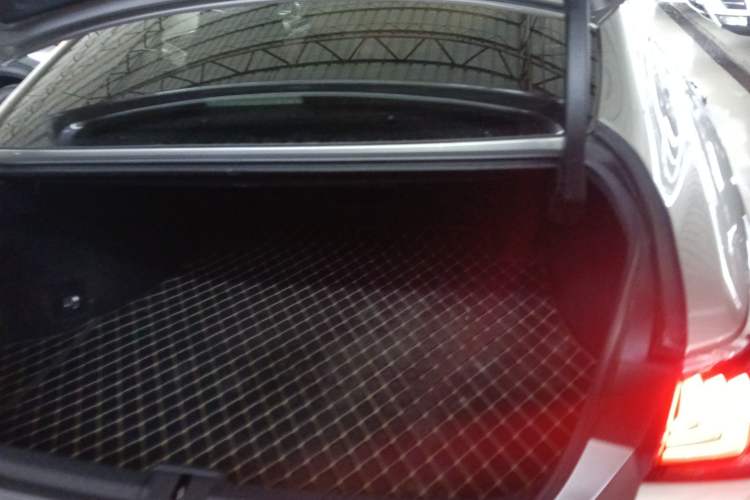 Used Lexus ES 2022 260 Excellence Edition Trunk