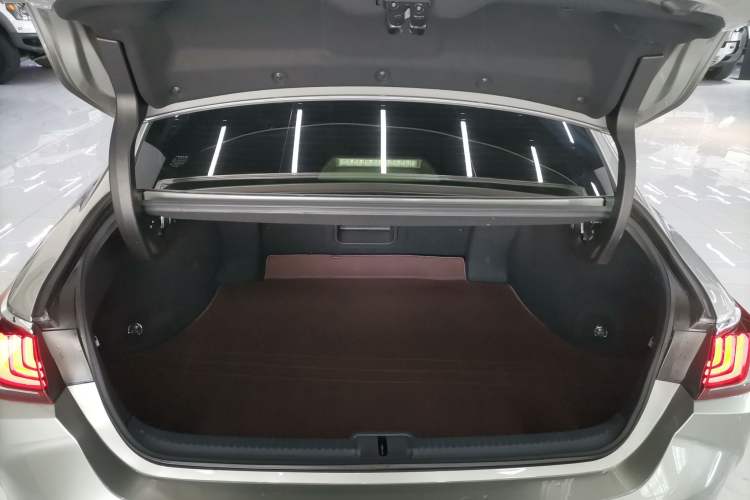 Used Lexus ES 2022 200 Excellence Edition Trunk