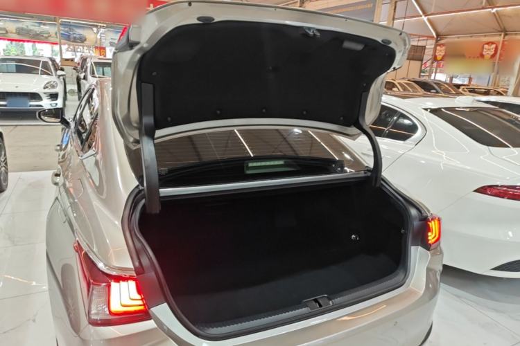 Used Lexus ES 2022 200 Excellence Edition Trunk