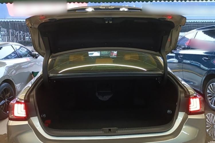 Used Lexus ES 2022 300h Excellence Edition Trunk
