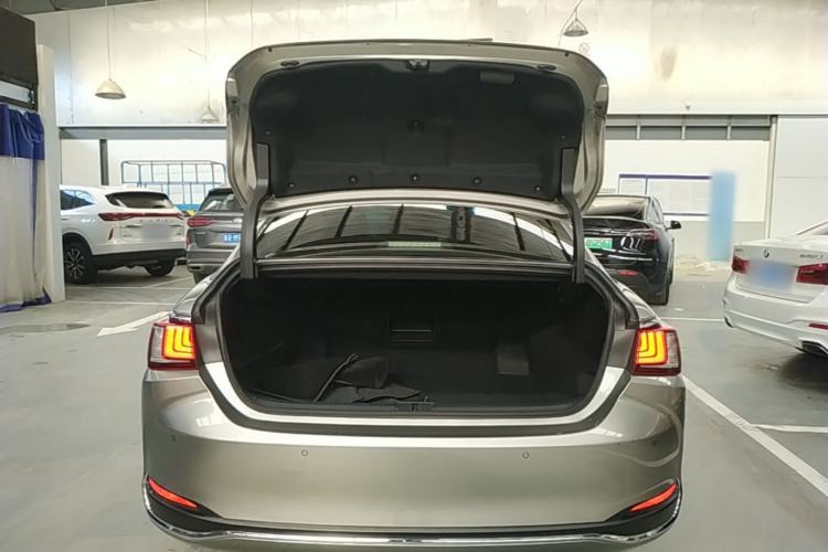 Used Lexus ES 2022 200 Excellence Edition Trunk