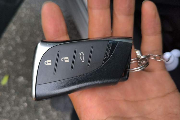 Used Lexus ES 2022 200 Excellence Edition Vehicle Key