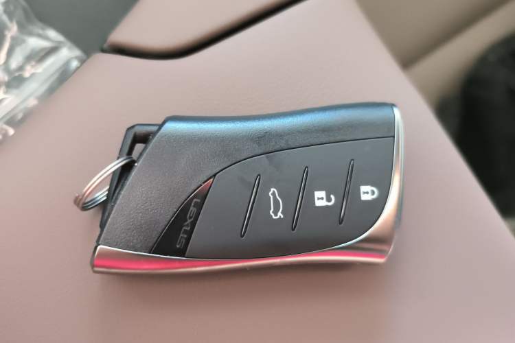 Used Lexus ES 2022 300h Excellence Edition Vehicle Key