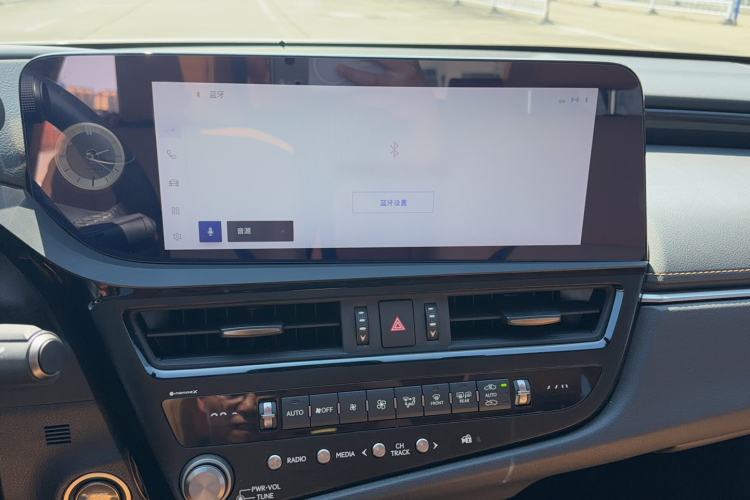 Used Lexus ES 2022 200 Excellence Edition Audio And AC Panel