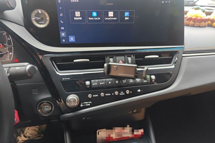 Used Lexus ES 2022 300h Excellence Edition Audio And AC Panel