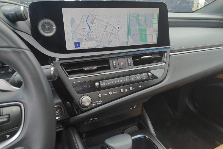 Used Lexus ES 2022 200 Excellence Edition Audio And AC Panel