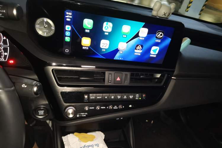 Used Lexus ES 2022 200 Excellence Edition Audio And AC Panel