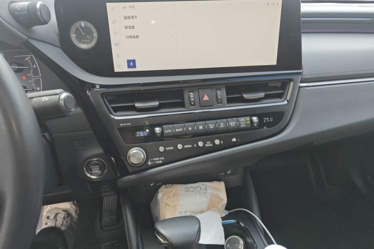 Used Lexus ES 2022 200 Excellence Edition Audio And AC Panel